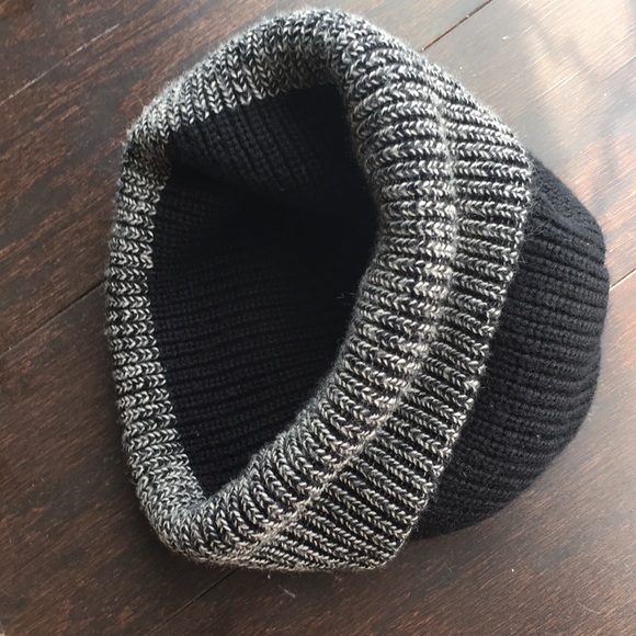 Winter beanie hat - Picture 3 of 3